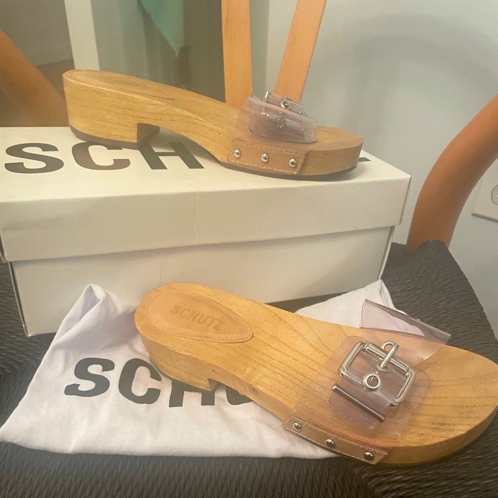 Schutz PVC and Wooden Slide. Adorable!!